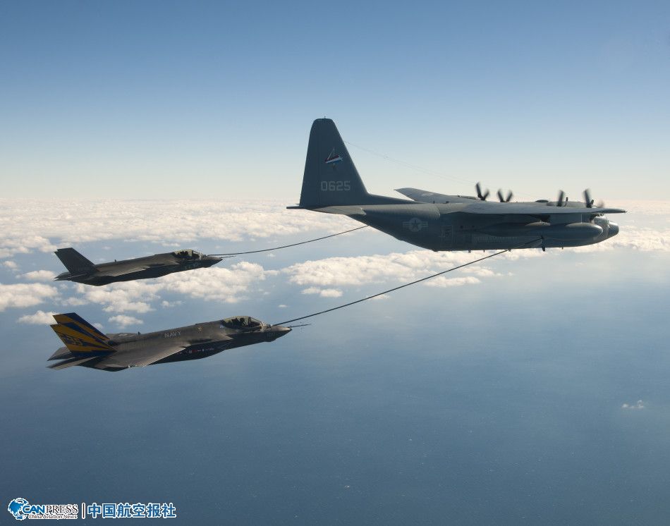 F-35C首次進(jìn)行雙機同時(shí)空中加油