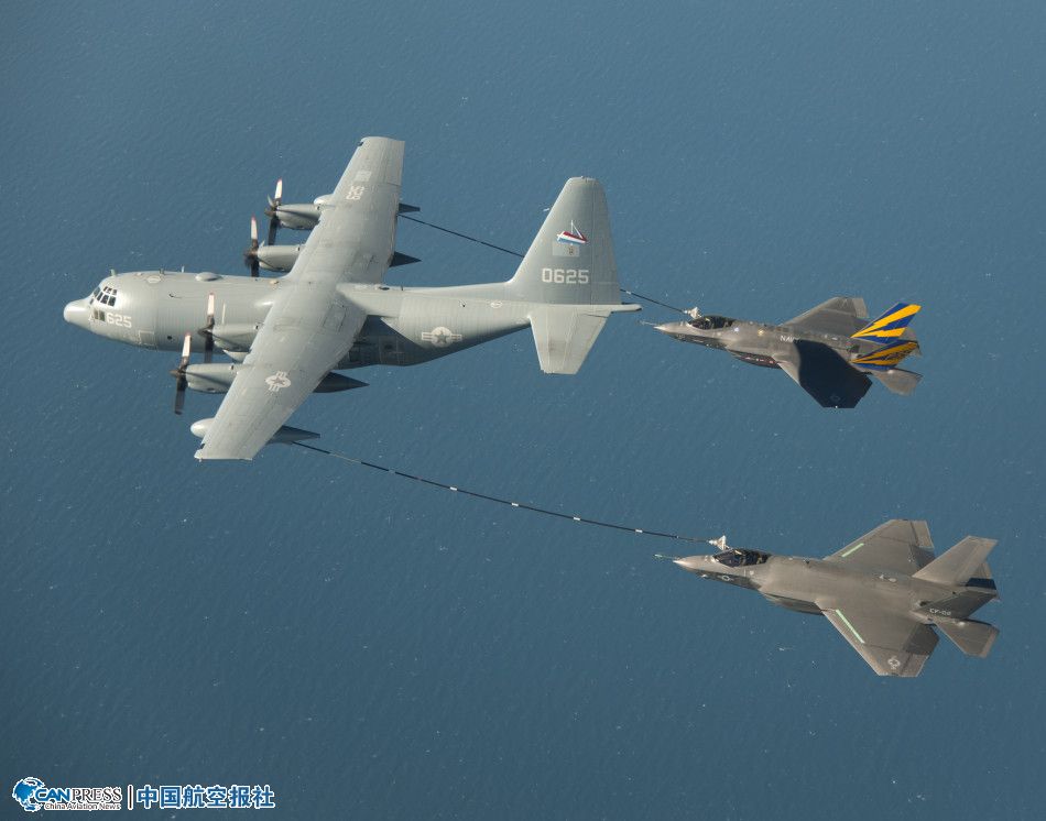 F-35C首次進(jìn)行雙機同時(shí)空中加油