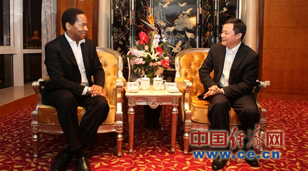 伊頓公司副董事長(cháng)訪(fǎng)問(wèn)中國商飛公司